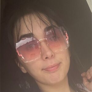 Gucci Pink Gradient OVERSIZED Sunglasses COMES WITH CASE